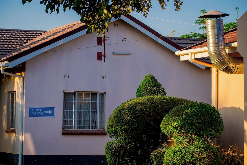 Mosi-O-Tunya Executive Lodge