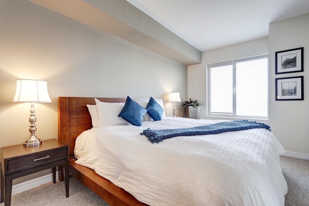 Corporate Stays 50 Laurier Apartment - Image 3