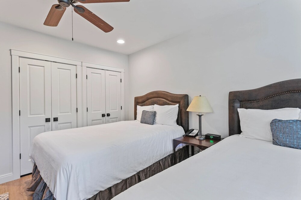 Trail's End Lodge at Deer Valley Resort - Two Bedroom Residence with Den and Spa #103 2 Condo