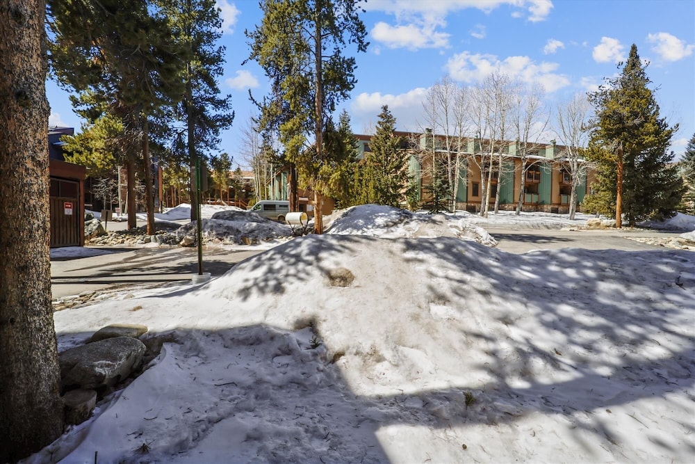 Pine Ridge 11e 2 Bedroom Condo