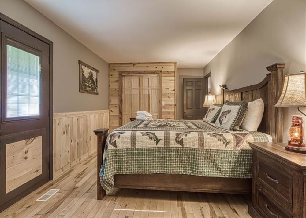 Creek Dreamin' #209 by Aunt Bug's Cabin Rentals view 4