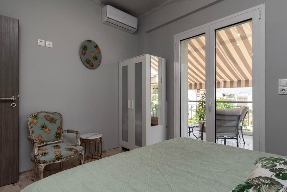Artistic apt in Gazi with terrace by GHH