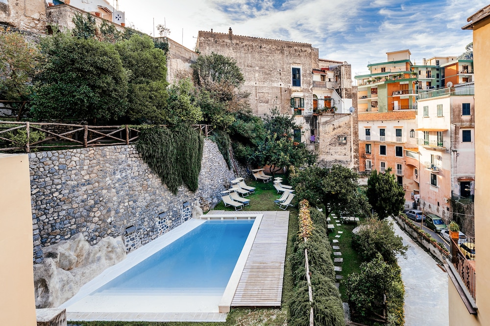 Amalfi Resort