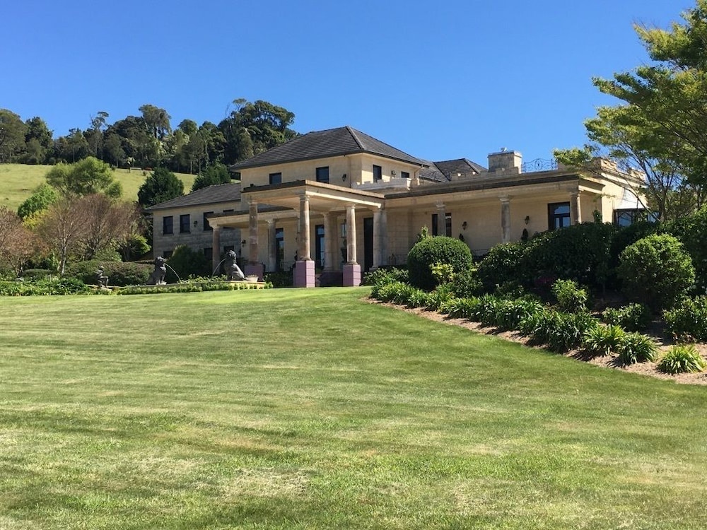 Linden Hall