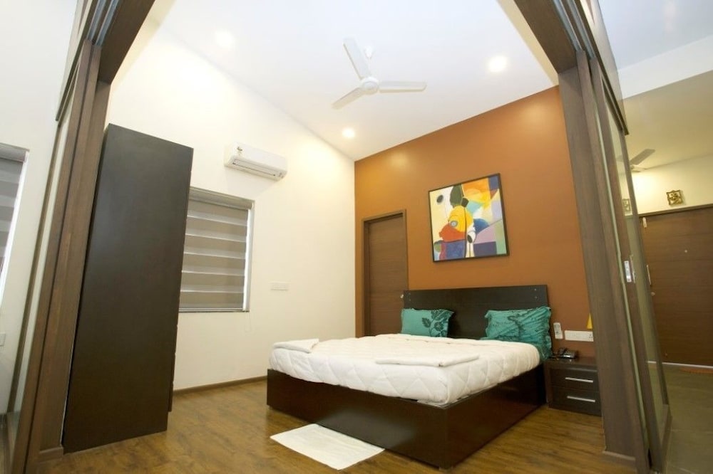 Zondela Inn Luxury Apartments