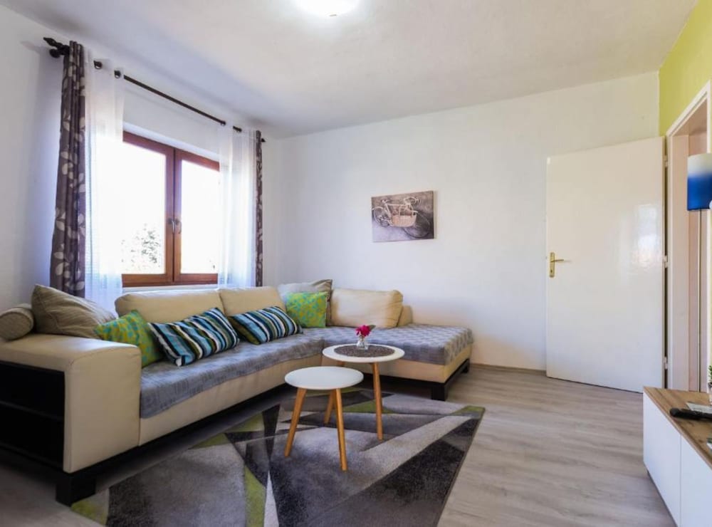Charming Zadar Apartment Near Old Town With Convenient Access to Beaches