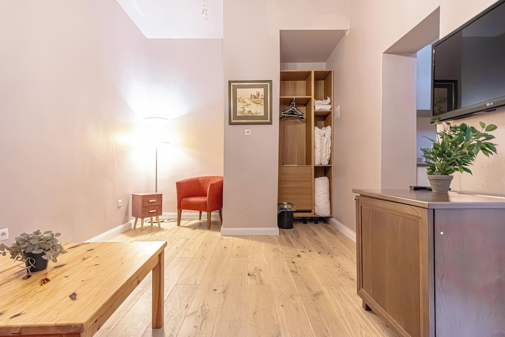 Group Stay Mariahilfer Apartment Hotel