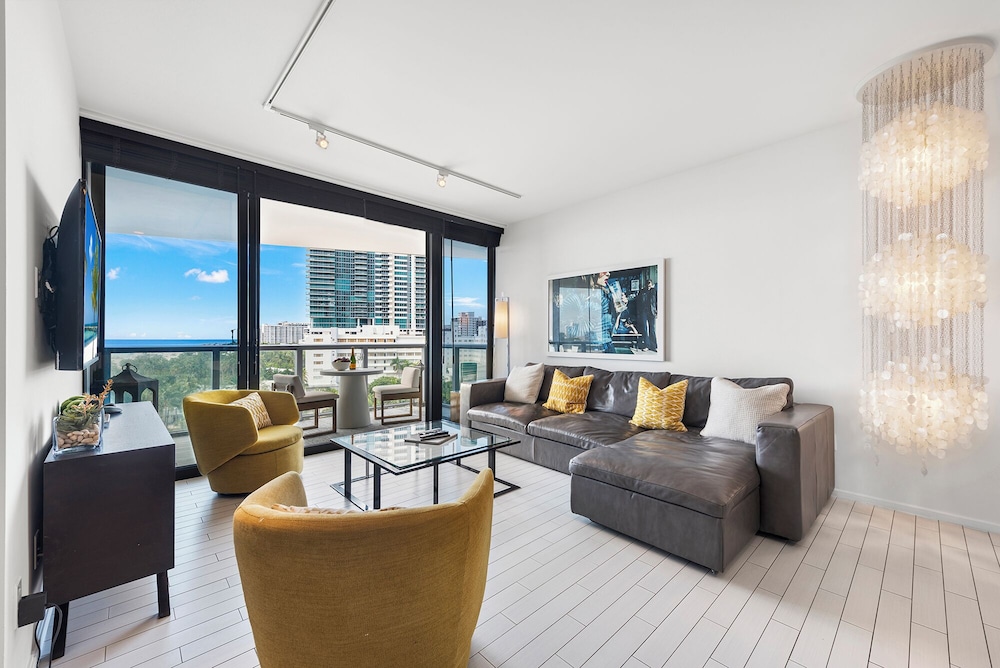 Luxury Vacation Rentals in South Beach by LRMB
