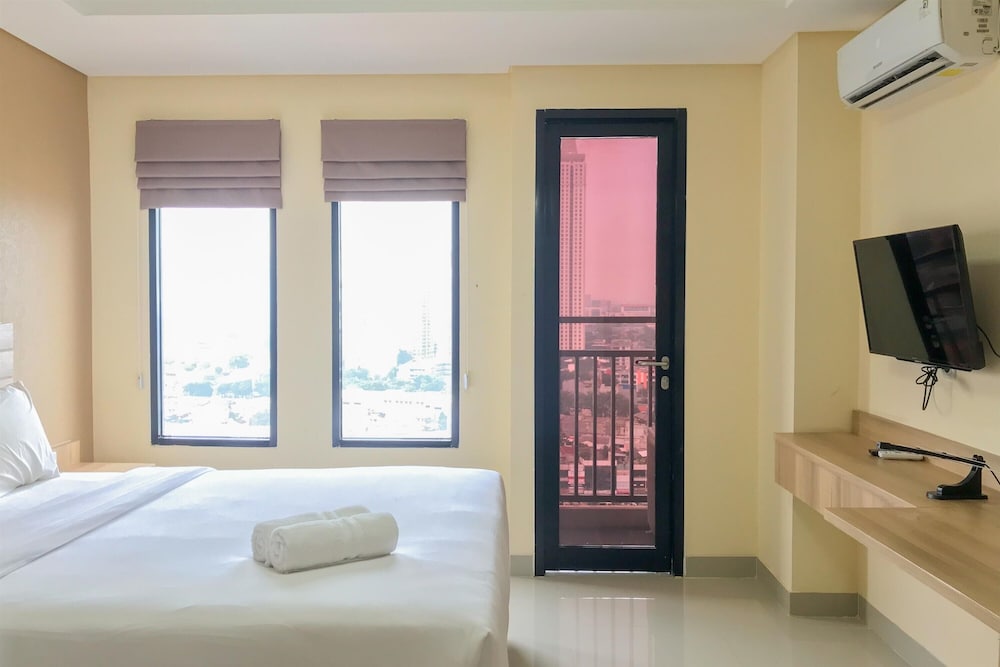 Comfort and Spacious Studio Room at Kebayoran Icon Apartment