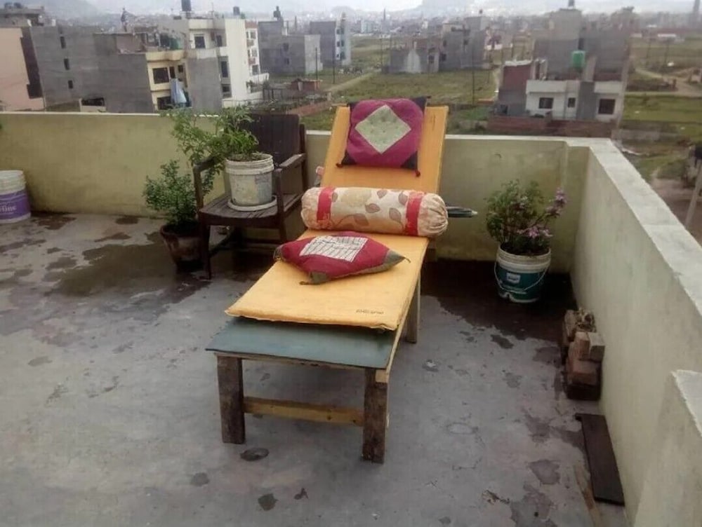 Everest Home Stay Apartment Timal II