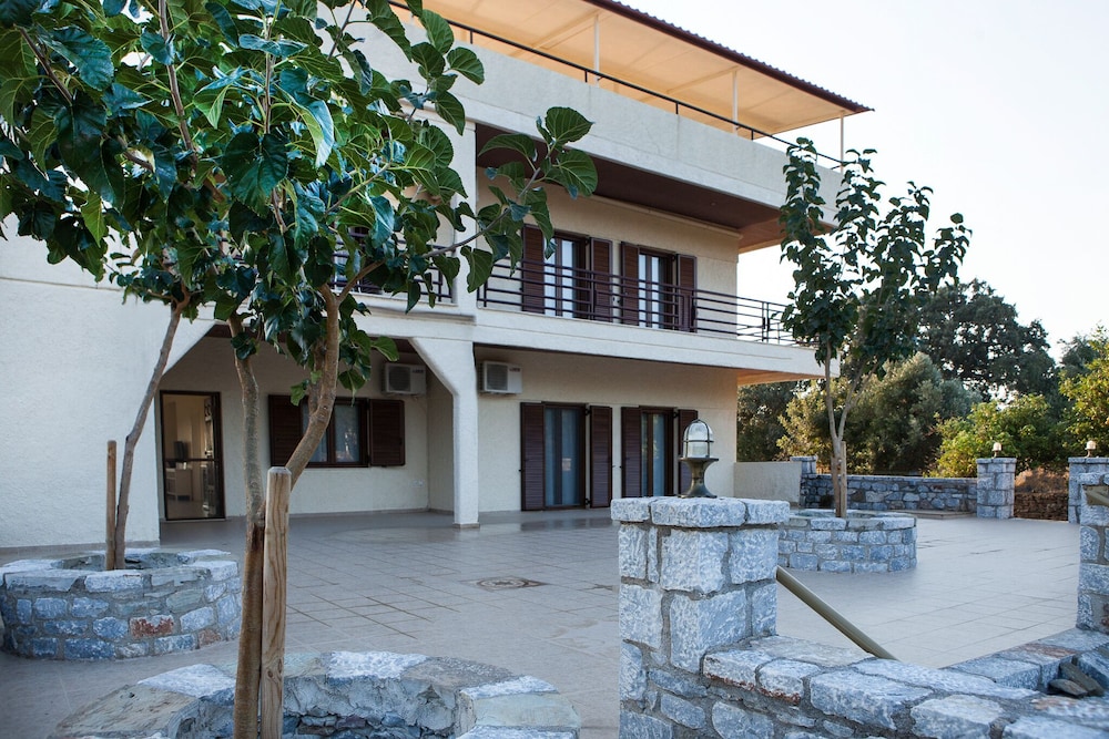 Family Vacation home with Views in Heart of Mani view 4