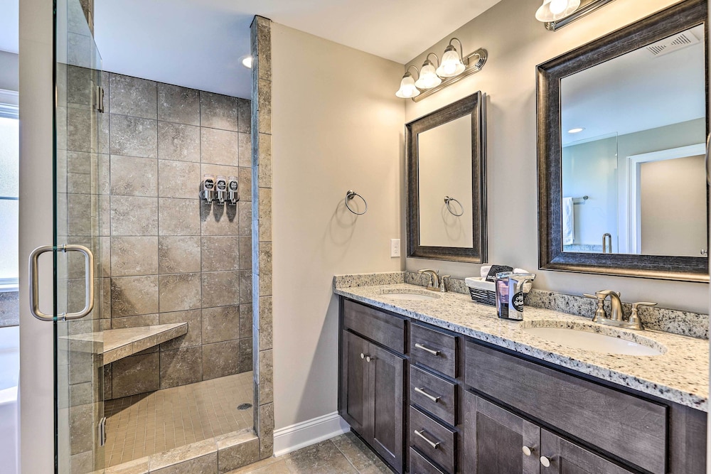 Quiet Family Home 15 Mi to Dtwn Huntsville! - Property Image 6