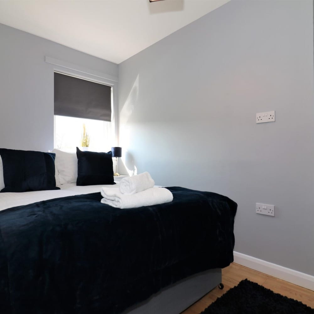 Whistleberry House - Hamilton view 2