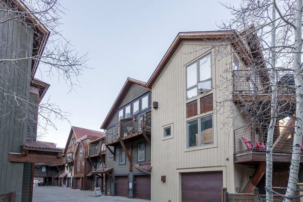 Double Diamond 23 by Avantstay Close to Town The Slopes
