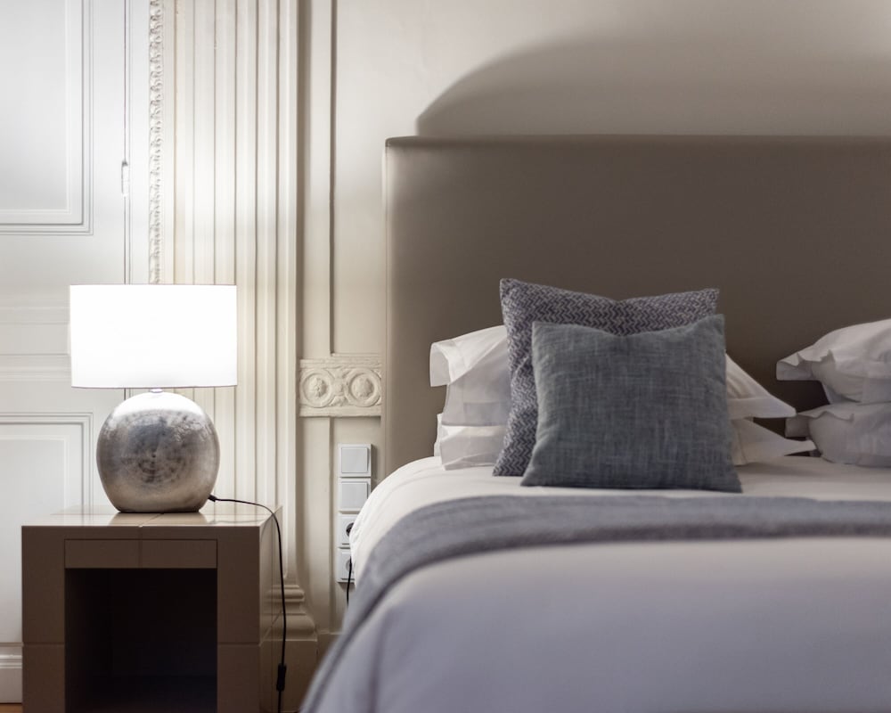 33 Solonos Suites