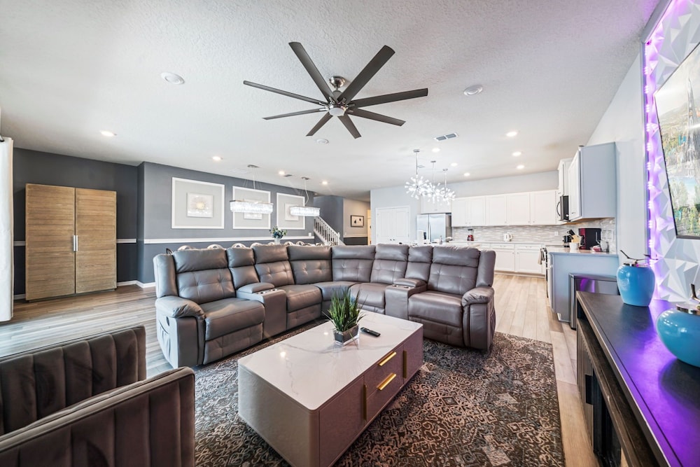 2210 Lelani Circle