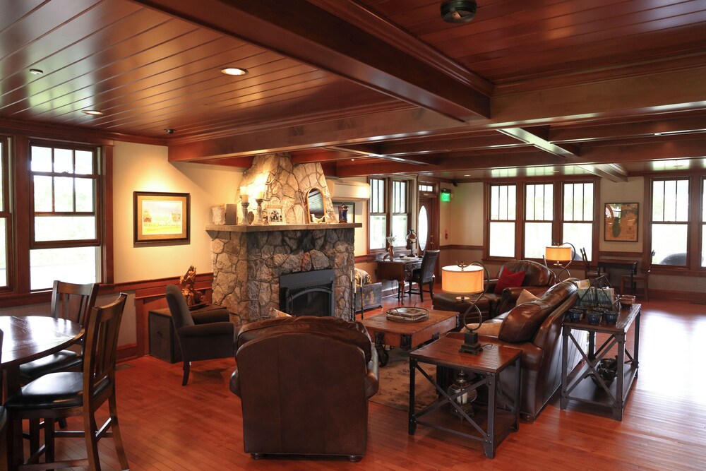 The Liberty Lodge at Sister Bay view 5