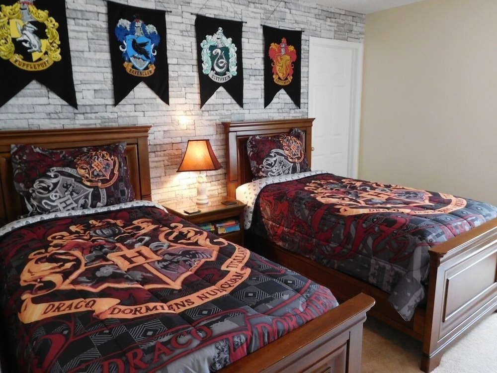 Palm Lake Villa 6 Bedroom Home