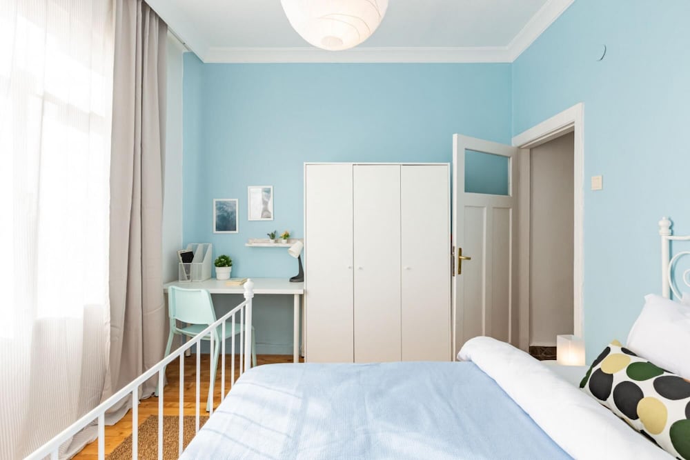 Colorful Flat With Excellent Location Near Trendy Attractions in Kadikoy