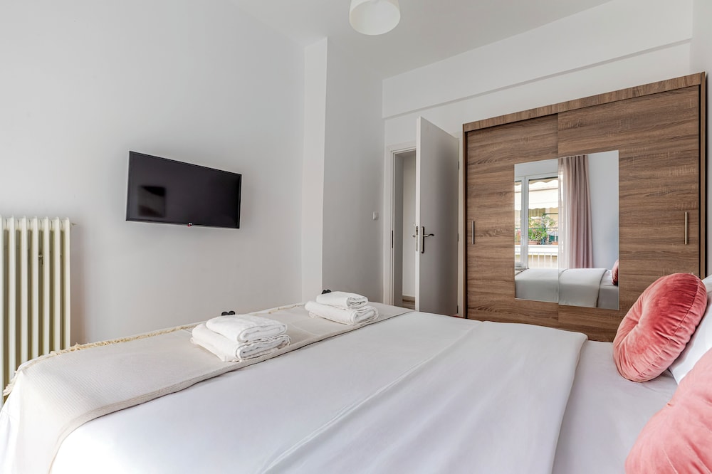 Arco - 2-BR Apt in the Heart of Athens