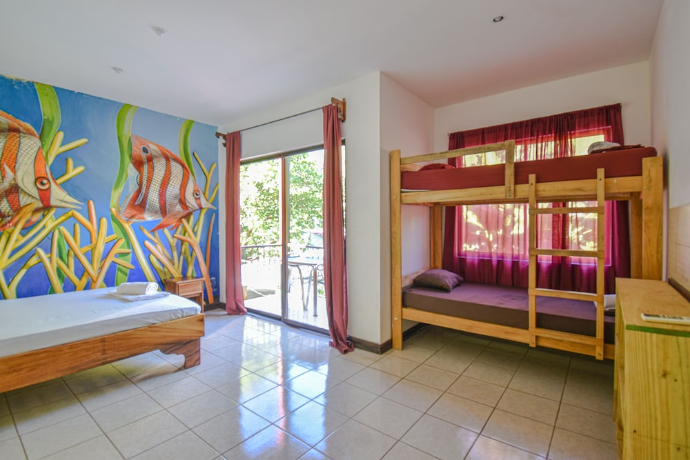 Tramonto ROJO Santa Teresa Guest House view 5