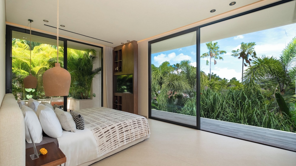 Villa Fiji by Villa Finder