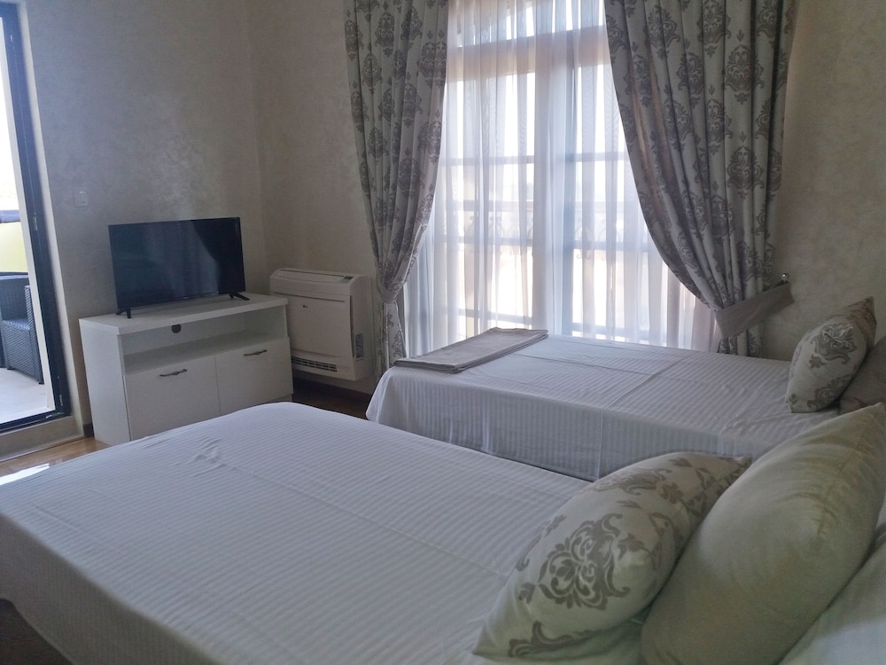 Luxury Villa with swimming pool Panorama view 2
