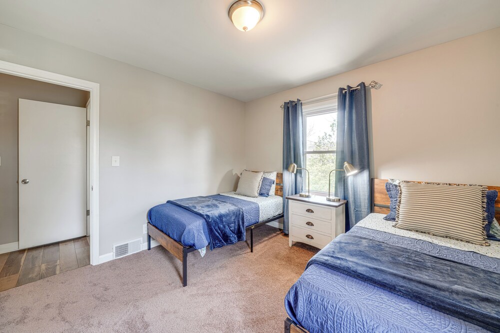 4 Mi to Churchill Downs: Updated Retreat w/ Deck!