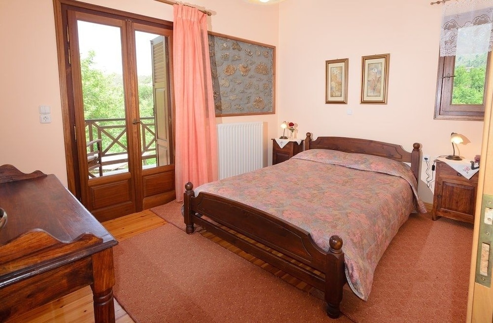Evrostini Guest House