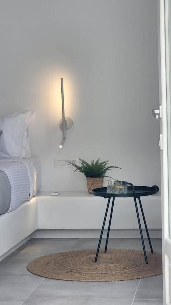 MAEVA Santorini Suites