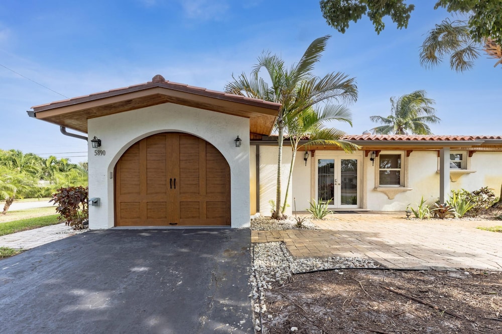 Kasa By The Sea 4bd-3ba Private Home view 5