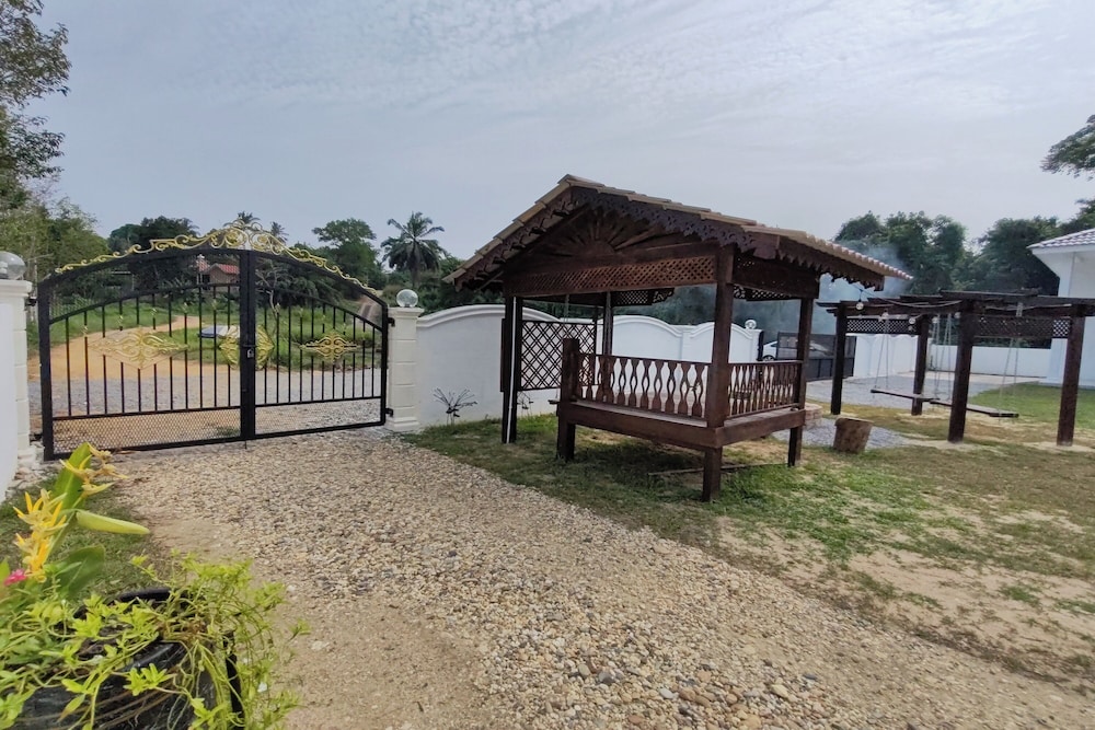 Grand Aeden Villa