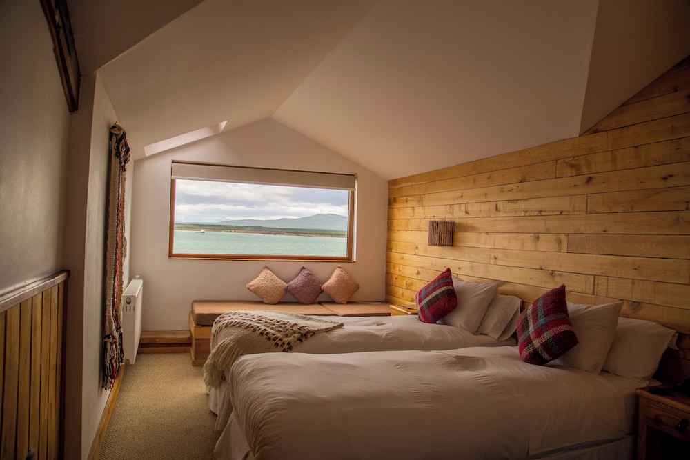 Weskar Patagonian Lodge