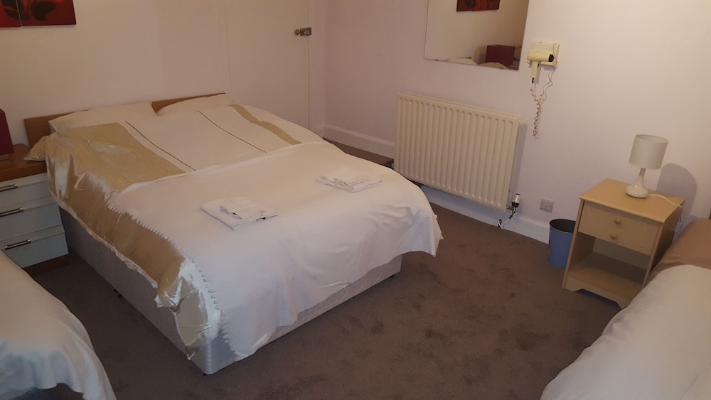 Sakura Edinburgh Guest House view 2
