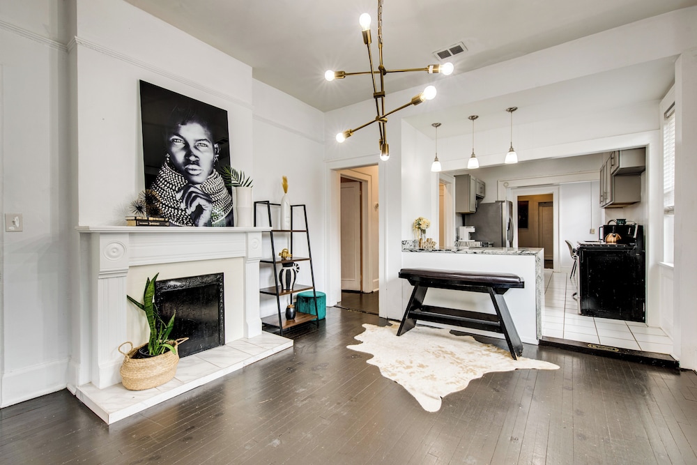 Renovated ATL Home 2 Mi to Mercedes-benz Stadium!