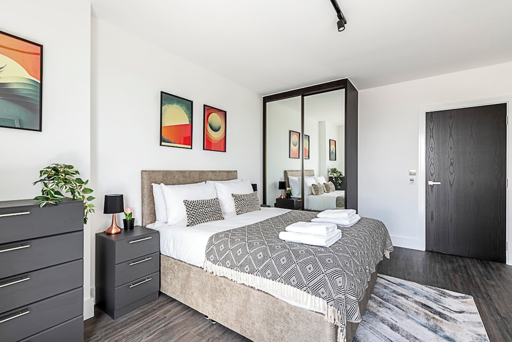 Luxurious West London Apartment