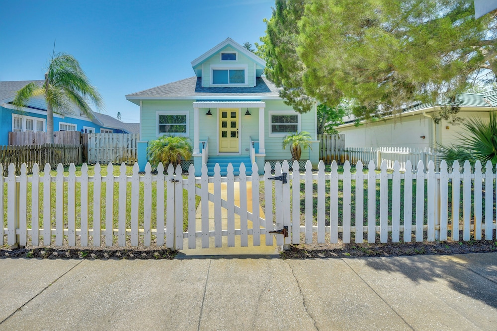 2 Blocks to Canal St: New Smyrna Beach Home