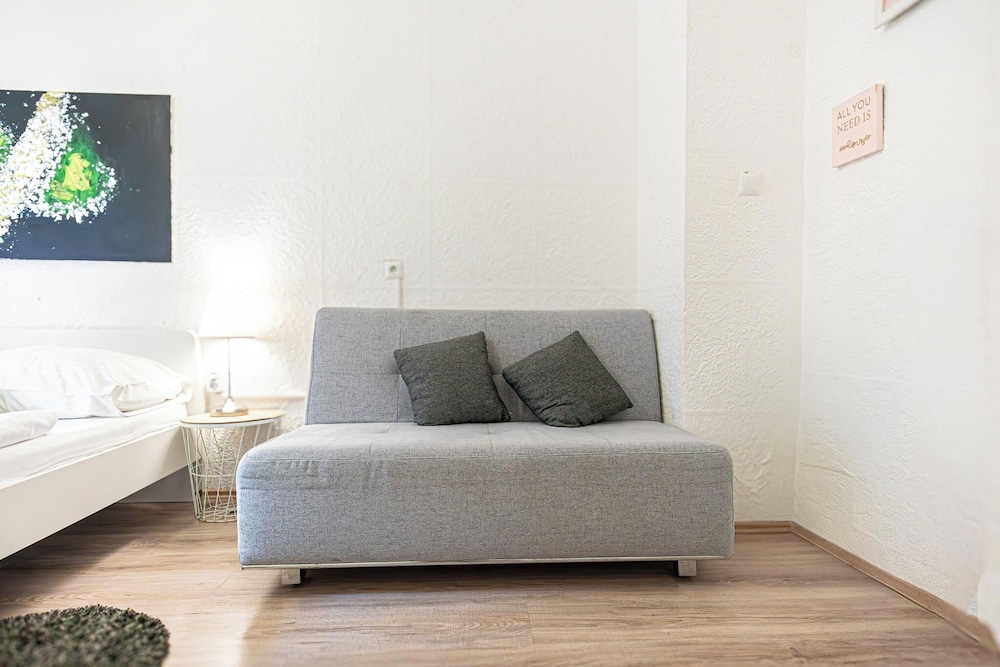 Affordable Stay Near Wiener Stadthalle