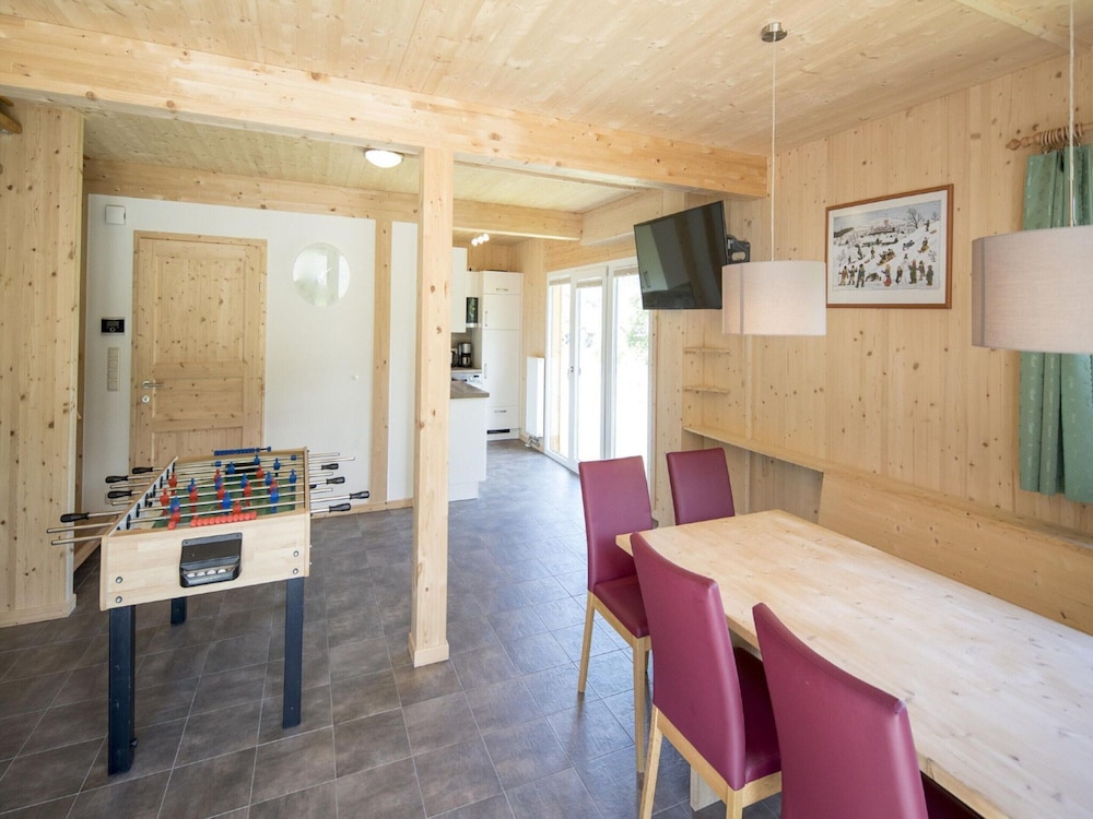 Lavish Chalet in Sankt Georgen With Jacuzzi