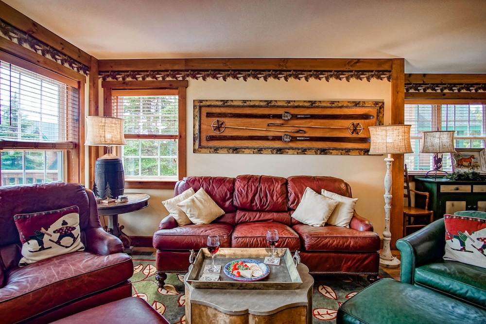 Camp 4 # 11: 3 Bedrooms + Bonus Sleeping Den, 3.5 Baths: Slope Side
