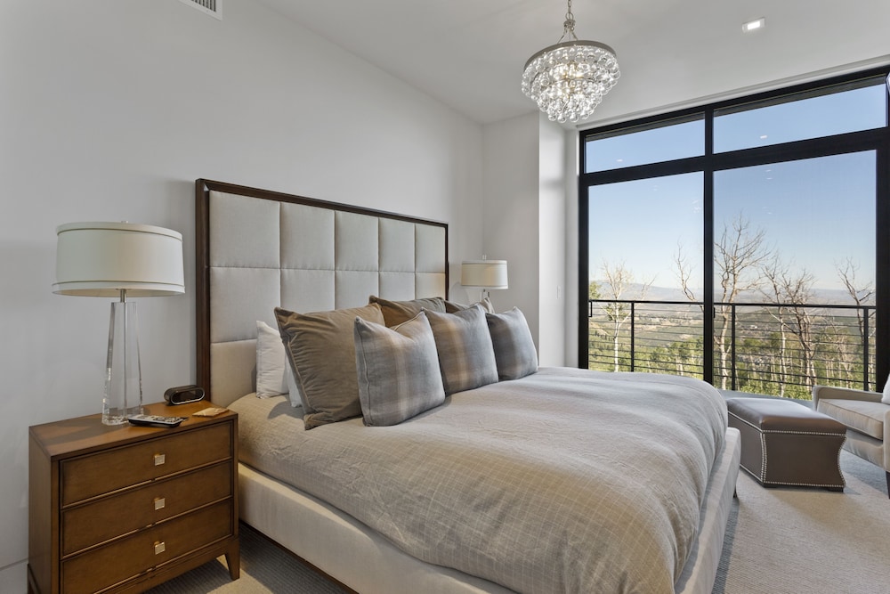 One Empire Pass Lodge at Deer Valley Resort - Three Bedroom Residence #504 3 Condo