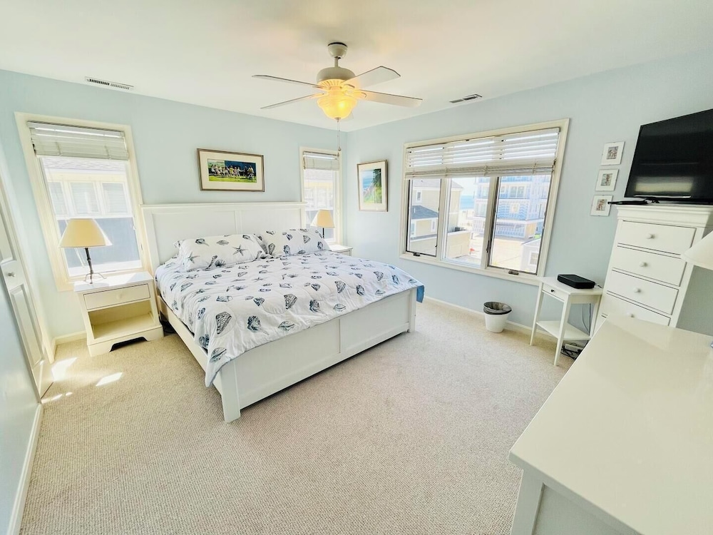 Collins Avenue 4