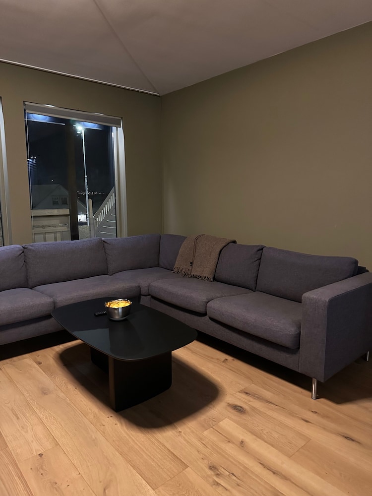 Kvaloysletta - 2 Bed Apartment - Free Parking