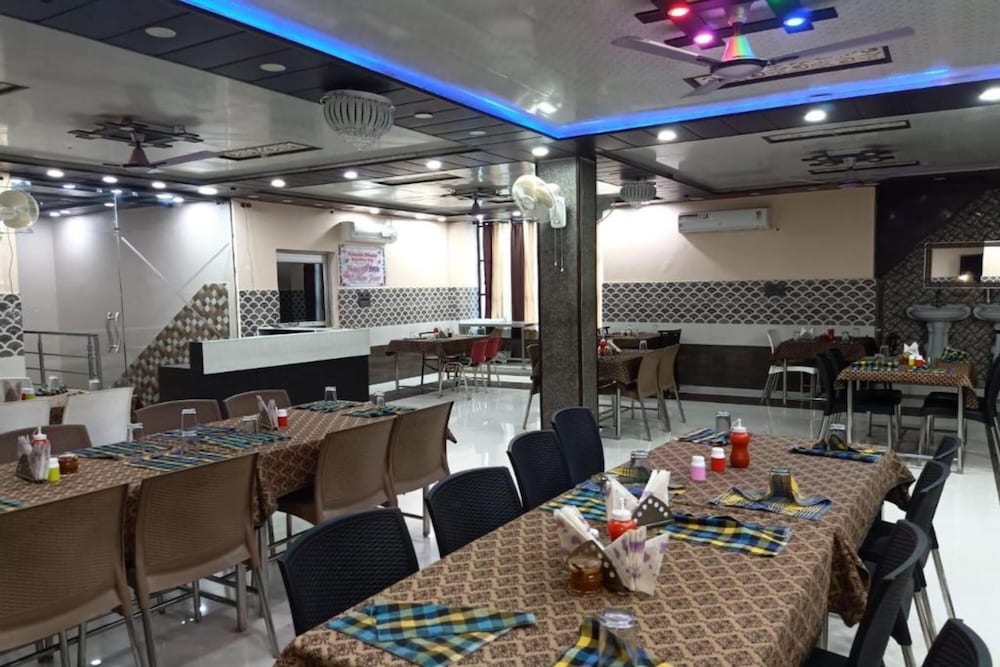 Food & Beverage