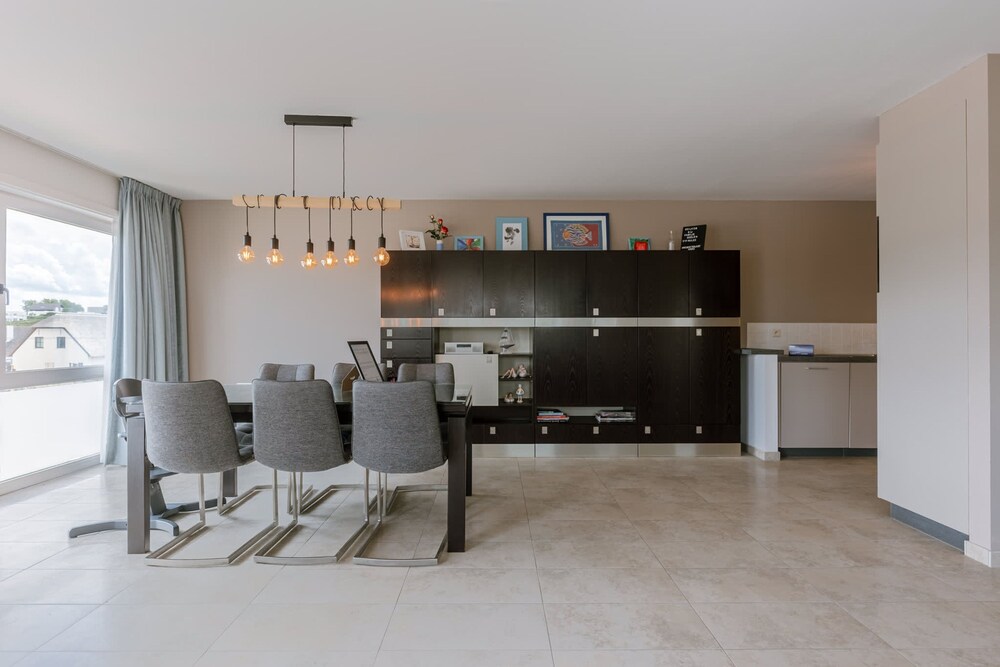 Huswell - Family Apartment With Balcony Near Coast