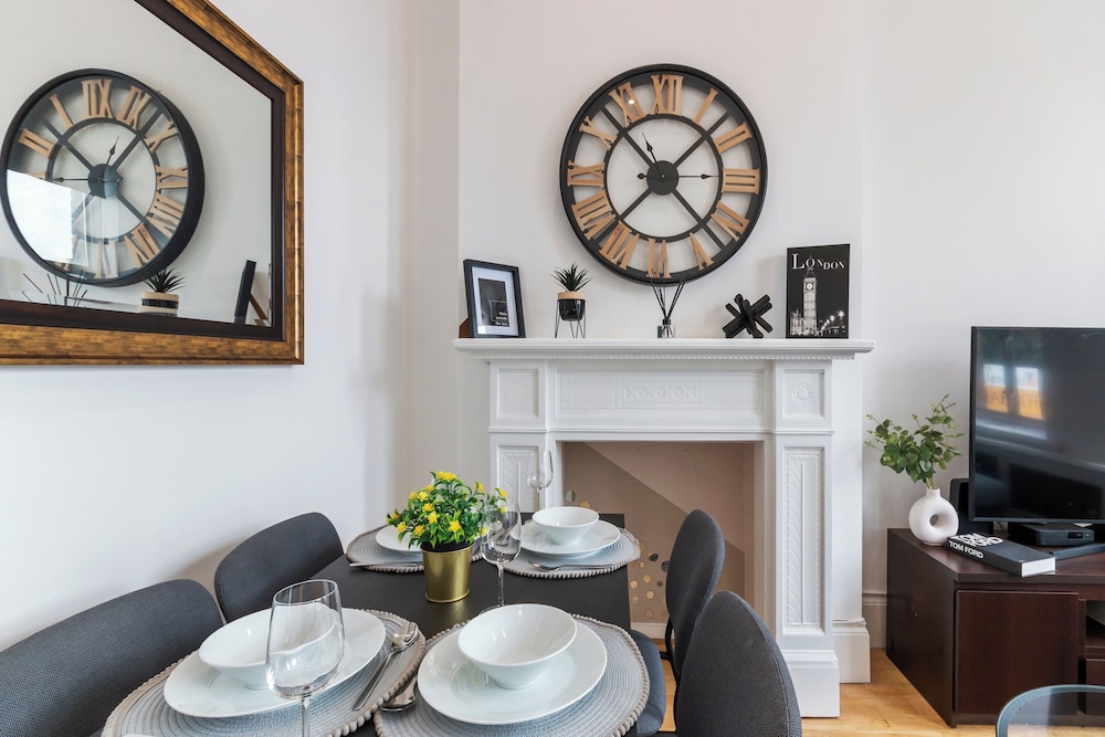City Apartment - Sleeps 4 & Free Parking