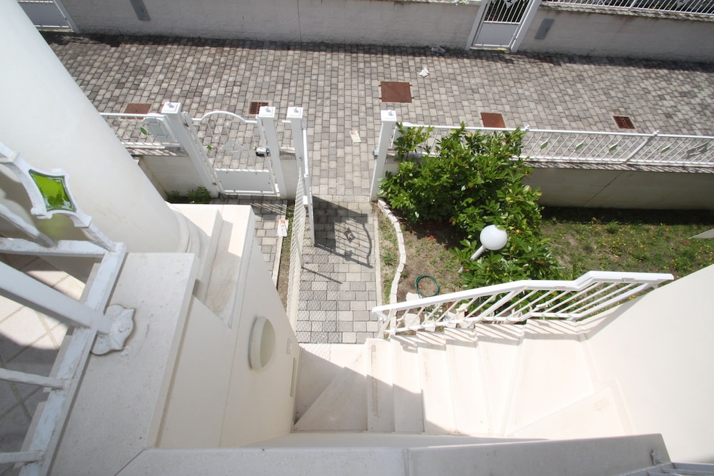 El Dorado Villas