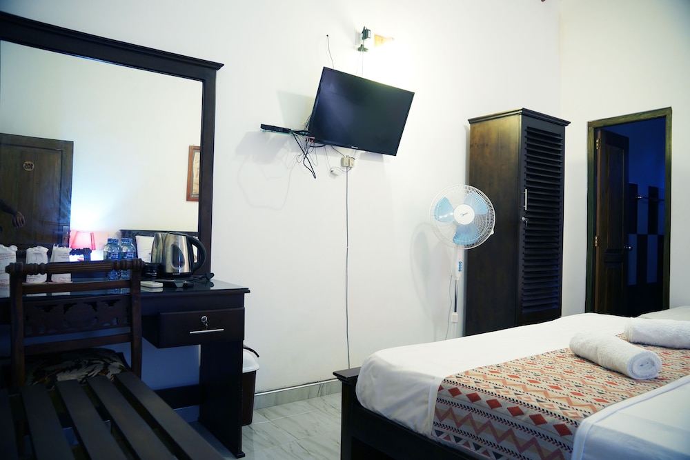 Moon Hills Hotel