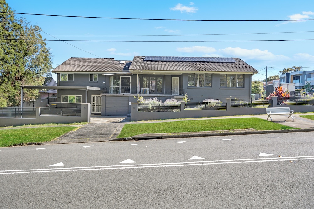 Relaxing 3BDR Modern Home with Parking