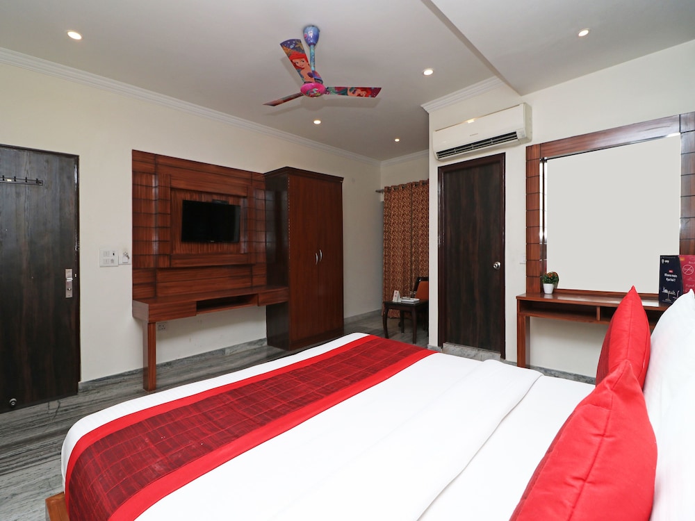 OYO 13773 The Shoba Estate